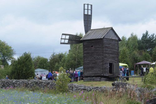 Kuvassa Rahikkalan tuulimylly.